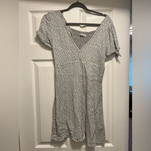 Abercrombie & Fitch Gray Leaf Print Dress